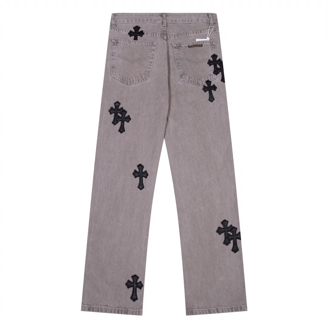 P220 Style Number: H443 Chrome Hearts CH Chrome Hearts Heavy Industry Damaged High Street Jeans exude unruly personality and unique charm. Every wear and tear is carefully designed to present a unique artistic feel. Made of imported denim fabric, which has undergone heavy industrial washing and destruction treatment, the trousers show a super cool effect on the upper body, allowing you to dominate the fashion stage.  This is more than just a pair of jeans, it is an expression of attitude. With its unique design concept and ultimate pursuit of details, Croxin breaks traditional boundaries and defines the jeans trend in the new era. The trousers are made of double-layer woven fabric and matched with customized hardware, showing an incomparably beautiful and unique style, making every wearer the focus of fashion. Imported denim fabric, super heavy-duty washed and damaged, the upper body is super cool! Customized hardware. Unbeatable and beautiful style. The production process is difficult. Full of high street feel. Color: Gray Size: S M L XL XXL